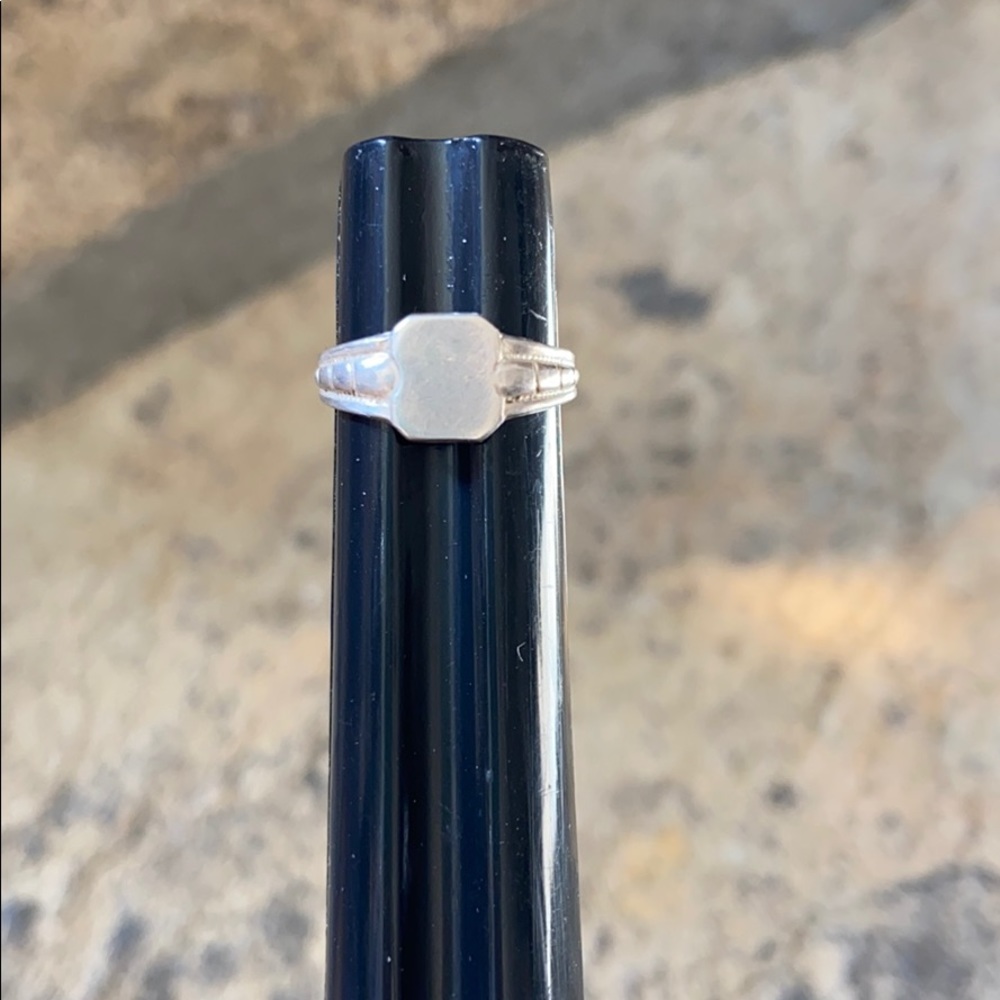 💙Tiny Sterling Silver Ring